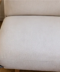 Canapé en tissu nettoyé par OneHService à Marseille