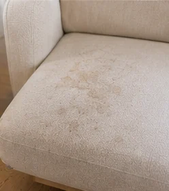 Une tache tenace sur un textile à Marseille